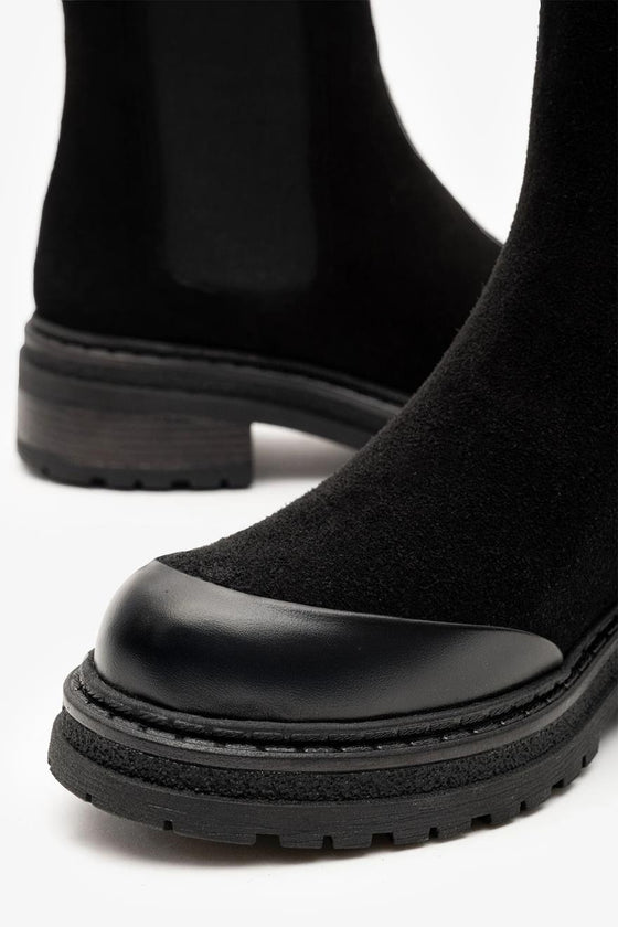 KADIN SİYAH SÜET LASTİKLİ HAKİKİ DERİ BOT 20505