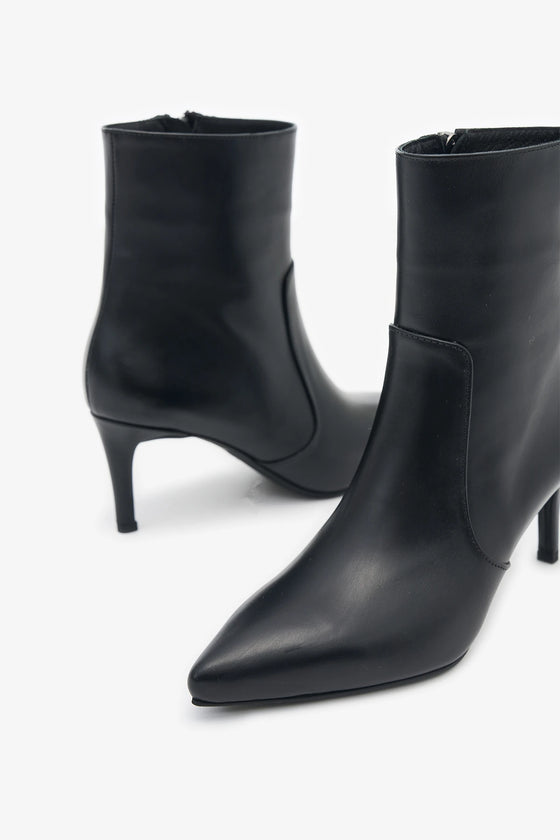 KADIN SİYAH HAKİKİ DERİ BOT 20517