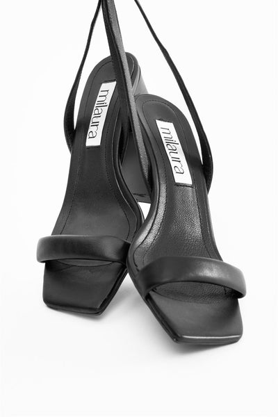 20157 Kadın Siyah İnce Şeritli Sandalet
